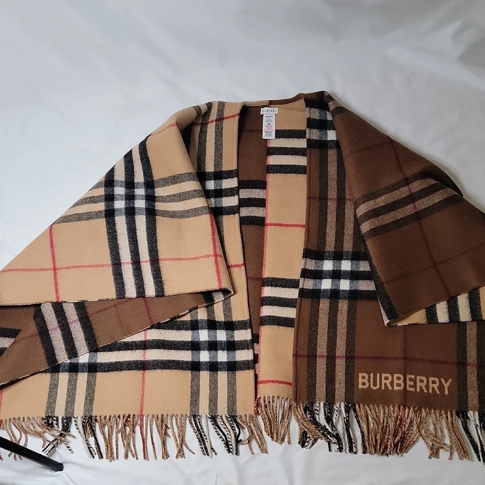 Women‘s Burberry Reversible Check Cashmere Cape Poncho Shawl Tan Fringe